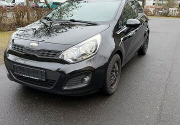 Kia Rio 118.507 km 5.790 &euro; Steinbach 61449