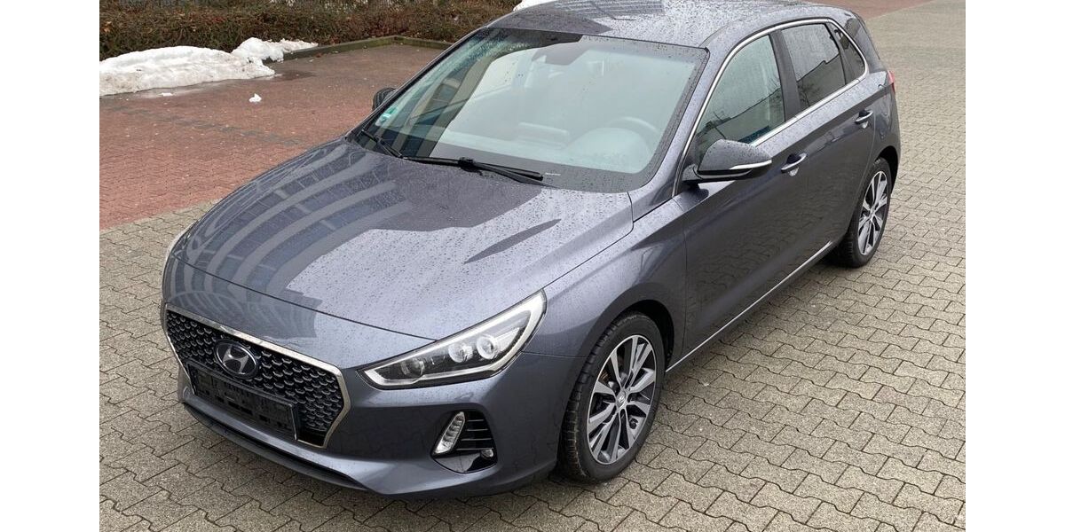 Hyundai i30 133.000 km 10.490 &euro; Frankfurt am Main 60389