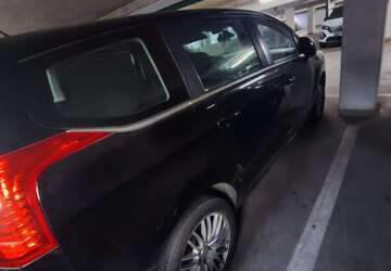 Peugeot 5008 210.000 km 3.000 &euro; Rüsselsheim am Main 65428