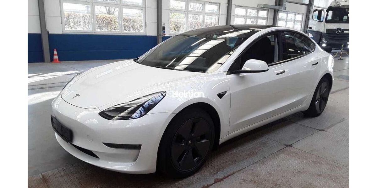 Tesla Model 3 55.806 km 28.428 &euro; Eschborn 65760