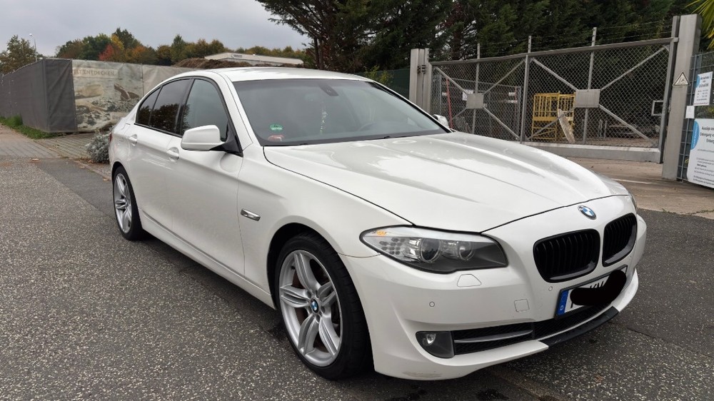 BMW 523 228.000 km 10.500 &euro; Frankfurt am Main 60311
