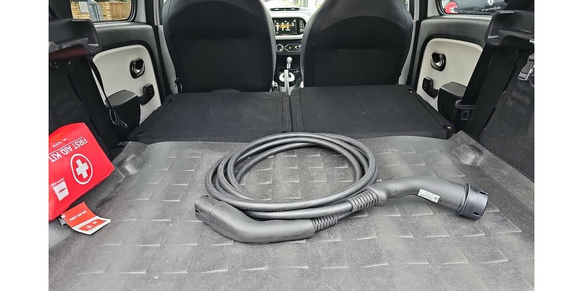 Renault Twingo Intens Electric Insp. Bremscheiben NEU 106.800 km 7.980 &euro; Schwalbach/Taunus 65824