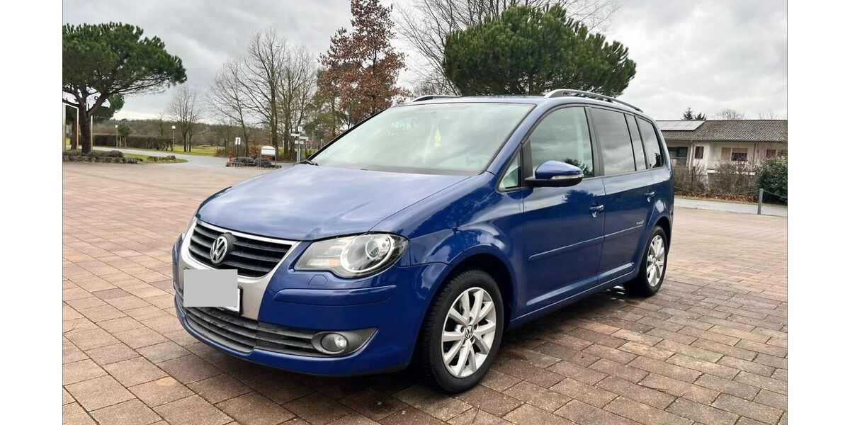 VW Touran 157.000 km 6.590 &euro; Büttelborn 64572
