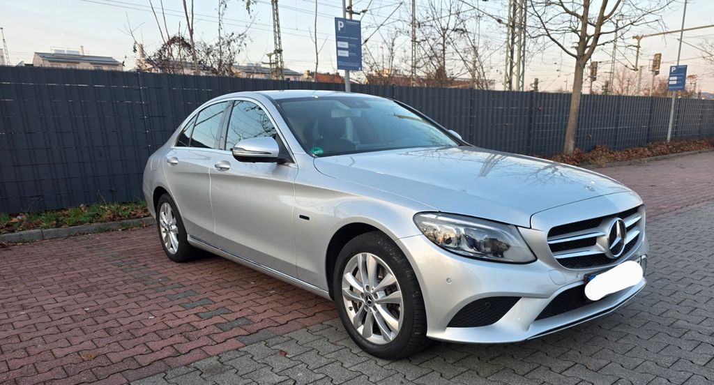 Mercedes-Benz C 300 79.618 km 26.500 &euro; Frankfurt am Main 60598