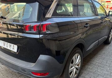 Peugeot 5008 185.986 km 13.566 &euro; Frankfurt am Main 60389