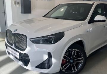 BMW iX1 32.470 km 36.888 &euro; Hofheim 65719