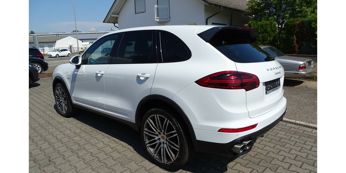 Porsche Cayenne S 4,2l Diesel Pano, Navi, 21 Zoll, Standhe 229.443 km 23.490 &euro; Rodgau 63110