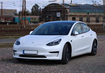 Tesla Model 3 89.000 km 19.900 &euro; Freigericht 63579