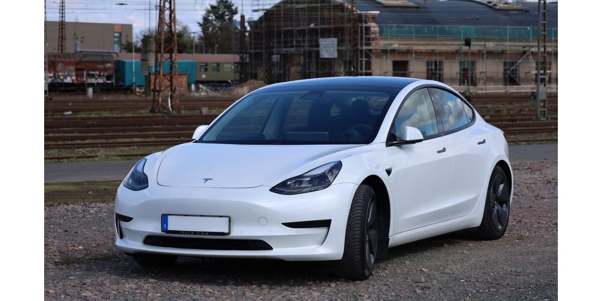 Tesla Model 3 89.000 km 20.900 &euro; Freigericht 63579