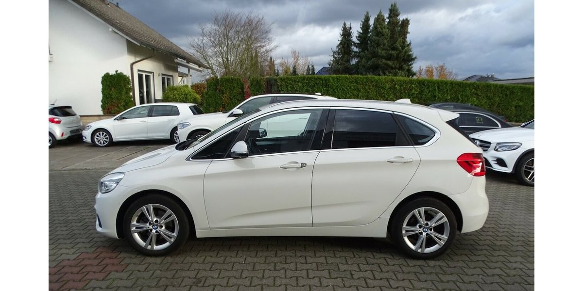 BMW 218 Active Tourer d Panoramadach, Leder, LED Schei 114.982 km 14.990 &euro; Rodgau 63110