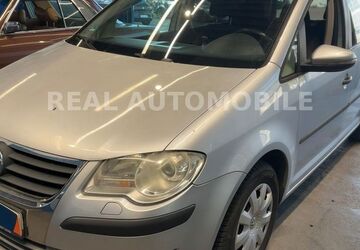 VW Touran 204.000 km 5.900 &euro; Frankfurt am Main 65933