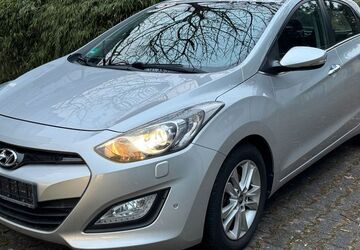 Hyundai i30 124.100 km 9.790 &euro; Frankfurt am Main 60488