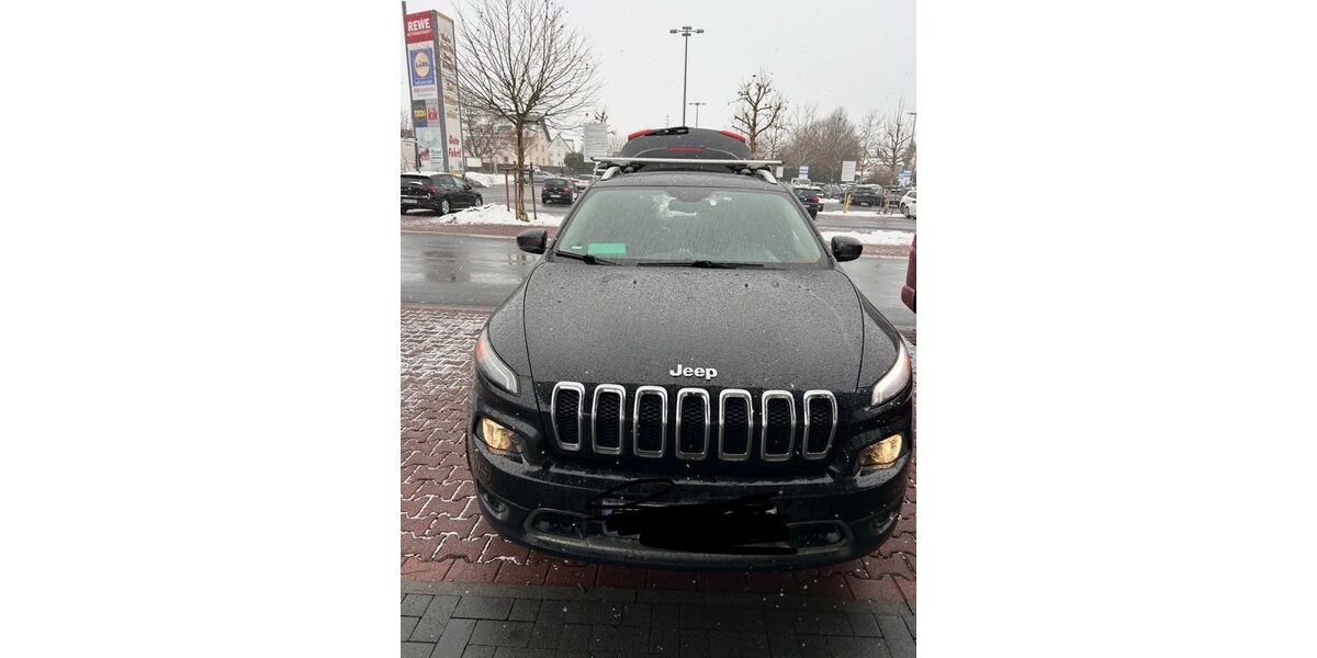 Jeep Cherokee 180.000 km 9.800 &euro; hanau 63457