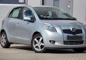 Toyota Yaris 204.000 km 3.200 &euro; Friedrichsdorf (10 Min. nördlich von Frankfurt/M) 61381