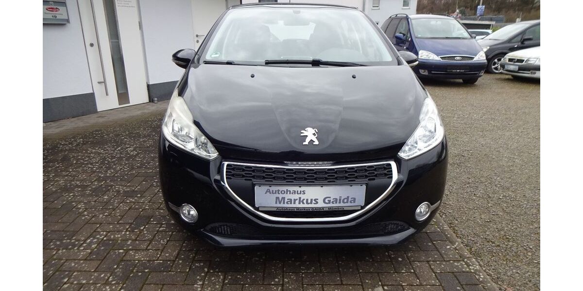Peugeot 208 83.000 km 4.950 &euro; Mömbris 63776