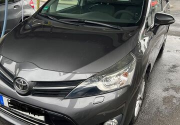 Toyota Verso 88.500 km 12.300 &euro; Frankfurt am Main 60326