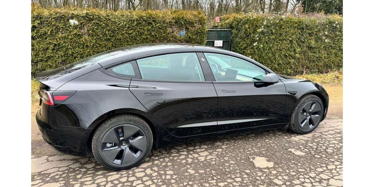 Tesla Model 3 38.177 km 25.990 &euro; Darmstadt 64283