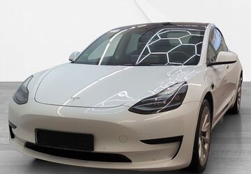 Tesla Model 3 81.606 km 23.072 &euro; Eschborn 65760