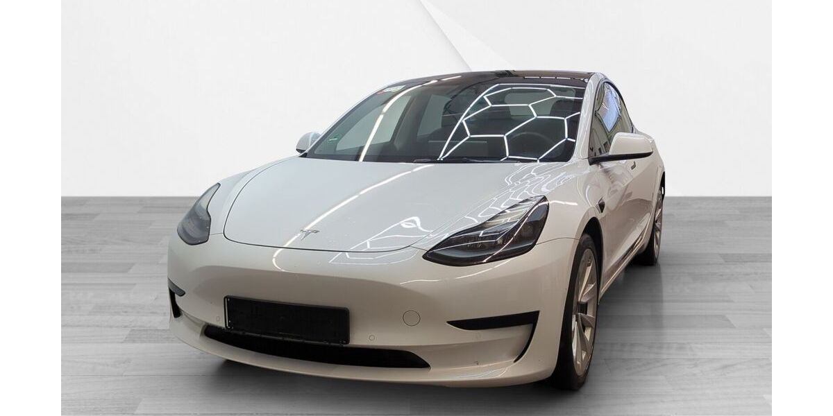 Tesla Model 3 81.606 km 23.072 &euro; Eschborn 65760