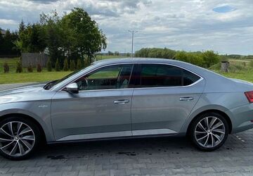 Skoda Superb 175.000 km 15.700 &euro; Frankfurt nad Menem 60437