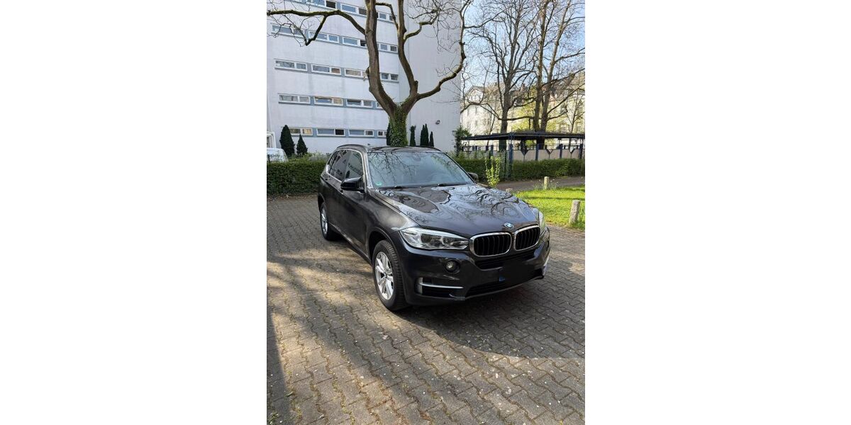 BMW X5 157.028 km 24.400 &euro; Frankfurt 65933