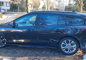 Ford Focus 17.321 km 23.800 &euro; Neu-Isenburg 63263