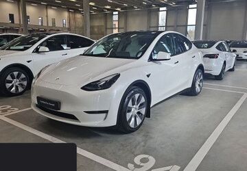 Tesla Model Y 85.743 km 32.700 &euro; Hanau 63457