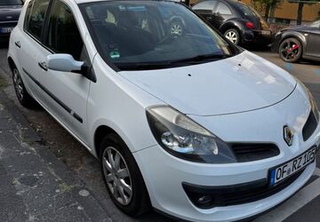 Renault Clio 246.000 km 2.250 &euro; Offenbach 63065