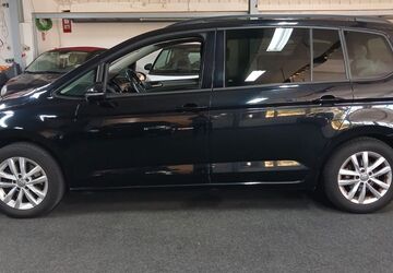 VW Touran 122.990 km 13.999 &euro; Rüsselsheim 65428