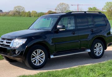 Mitsubishi Pajero 164.000 km 17.900 &euro; Dreieich 63303