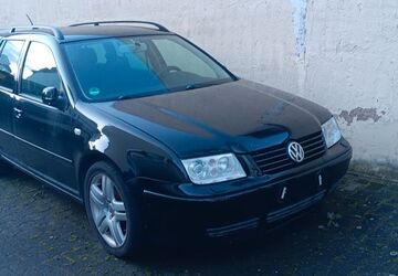 VW Bora 184.000 km 2.300 &euro; Hanau 63454