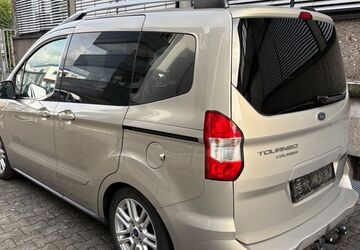 Ford Tourneo Courier 142.000 km 8.499 &euro; Frankfurt am Main 60389