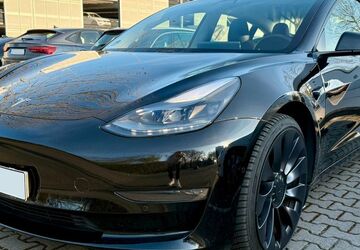 Tesla Model 3 66.500 km 27.500 &euro; Frankfurt am Main 60314