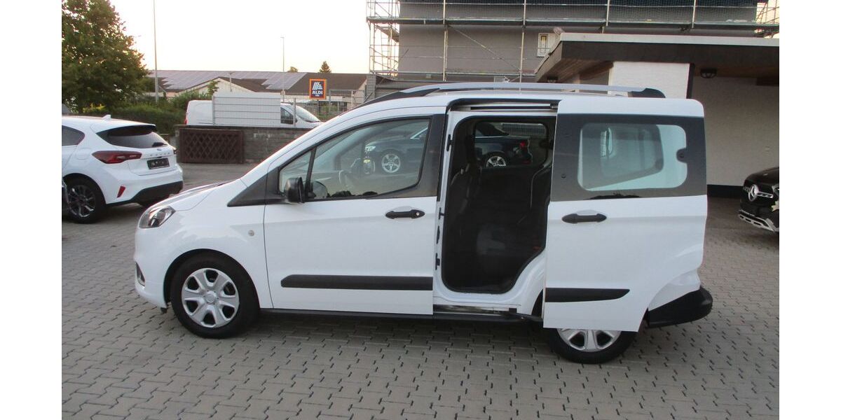 Ford Tourneo Courier 147.110 km 9.999 &euro; Babenhausen 64832