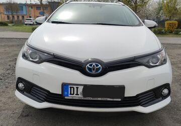 Toyota Auris Touring Sports 94.000 km 15.900 &euro; Babenhausen 64832