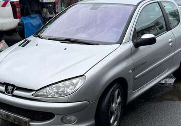 Peugeot 206 222.000 km 1.499 &euro; Offenbach am Main 63071