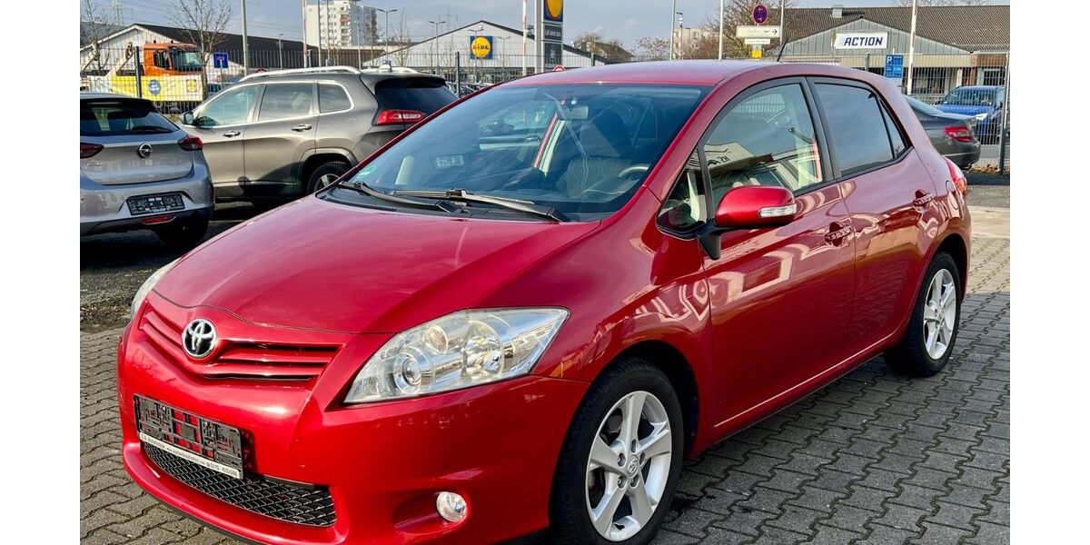 Toyota Auris 108.900 km 7.490 &euro; Kelsterbach 65451