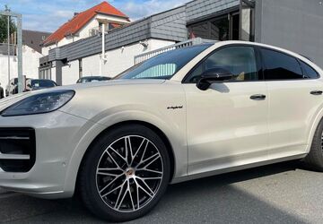 Porsche Cayenne 4.550 km 143.395 &euro; Flörsheim am Main 65439