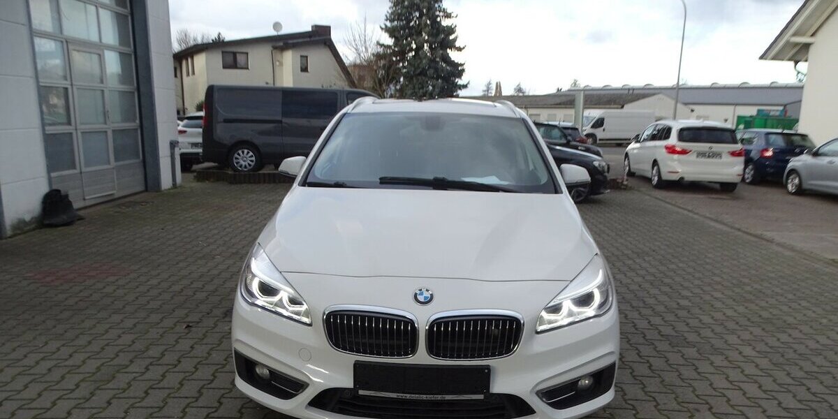 BMW 218 Active Tourer d Panoramadach, Leder, LED Schei 114.982 km 14.790 &euro; Rodgau 63110