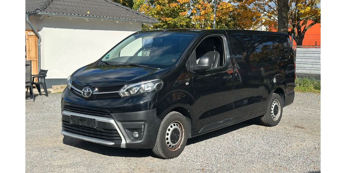 Toyota Proace (Verso) 157.000 km 12.490 &euro; Darmstadt 64293