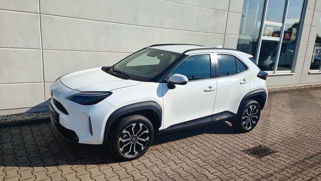 Toyota Yaris Cross 3.831 km 24.880 &euro; Eschborn 65760