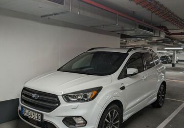 Ford Kuga 127.000 km 15.000 &euro; Offenbach am Main 63069