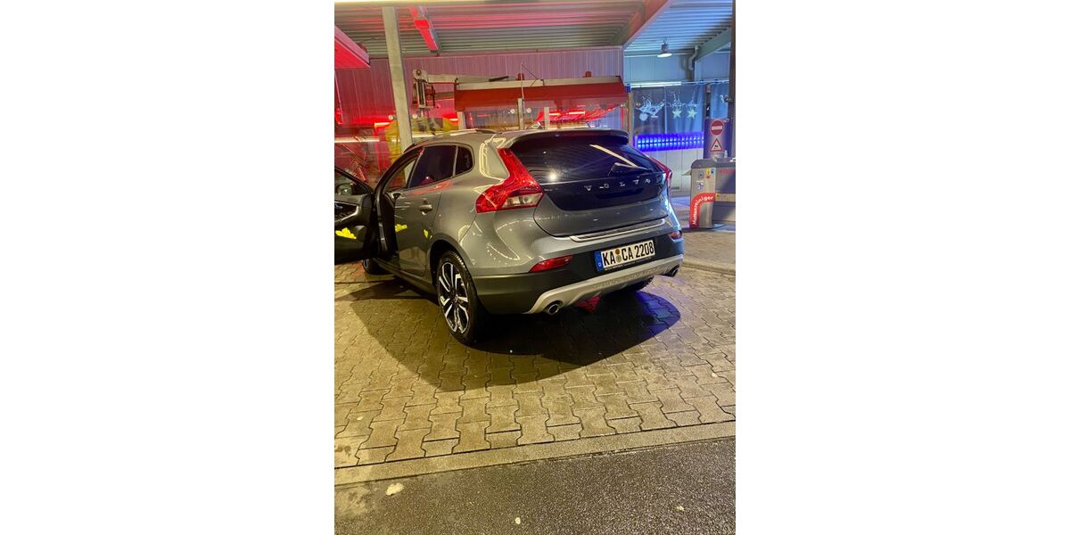 Volvo V40 Cross Country 117.265 km 18.000 &euro; Oberursel 61440