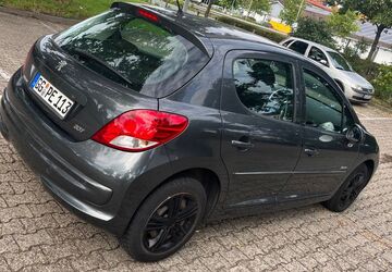 Peugeot 207 76.000 km 5.800 &euro; Rüsselsheim 65428