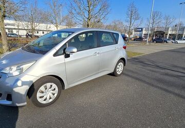 Toyota Verso-S 51.950 km 7.600 &euro; Frankfurt/Main 65933