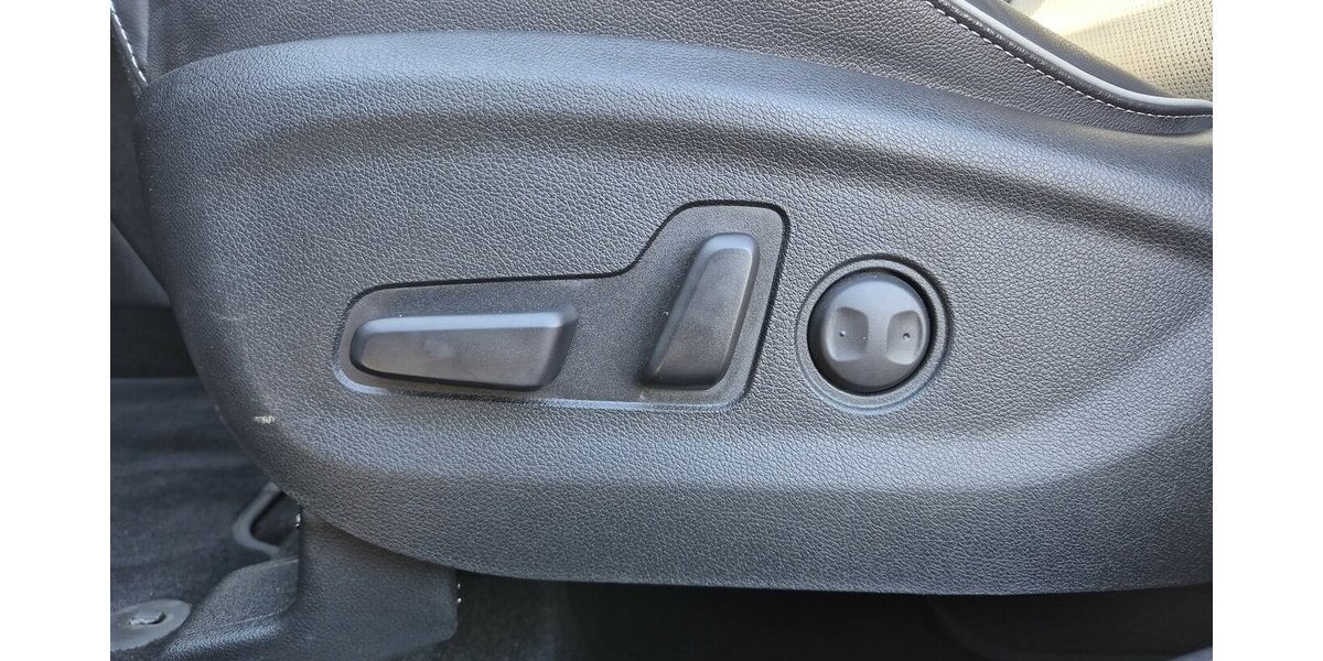 Kia Sportage Black Edition 4WD Automatik, AHK, Leder, 28.421 km 23.890 &euro; Rodgau 63110