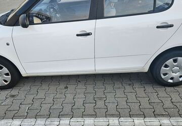 Skoda Fabia 105.000 km 1.900 &euro; Kelsterbach 65451