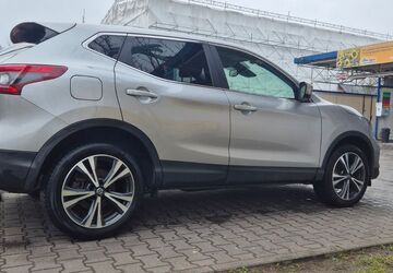 Nissan Qashqai 86.000 km 15.800 &euro; Frankfurt 60320