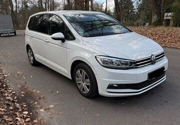 VW Touran 328.000 km 8.700 &euro; frankfurt 60320