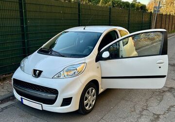 Peugeot 107 219.441 km 1.490 &euro; Hofheim 65719